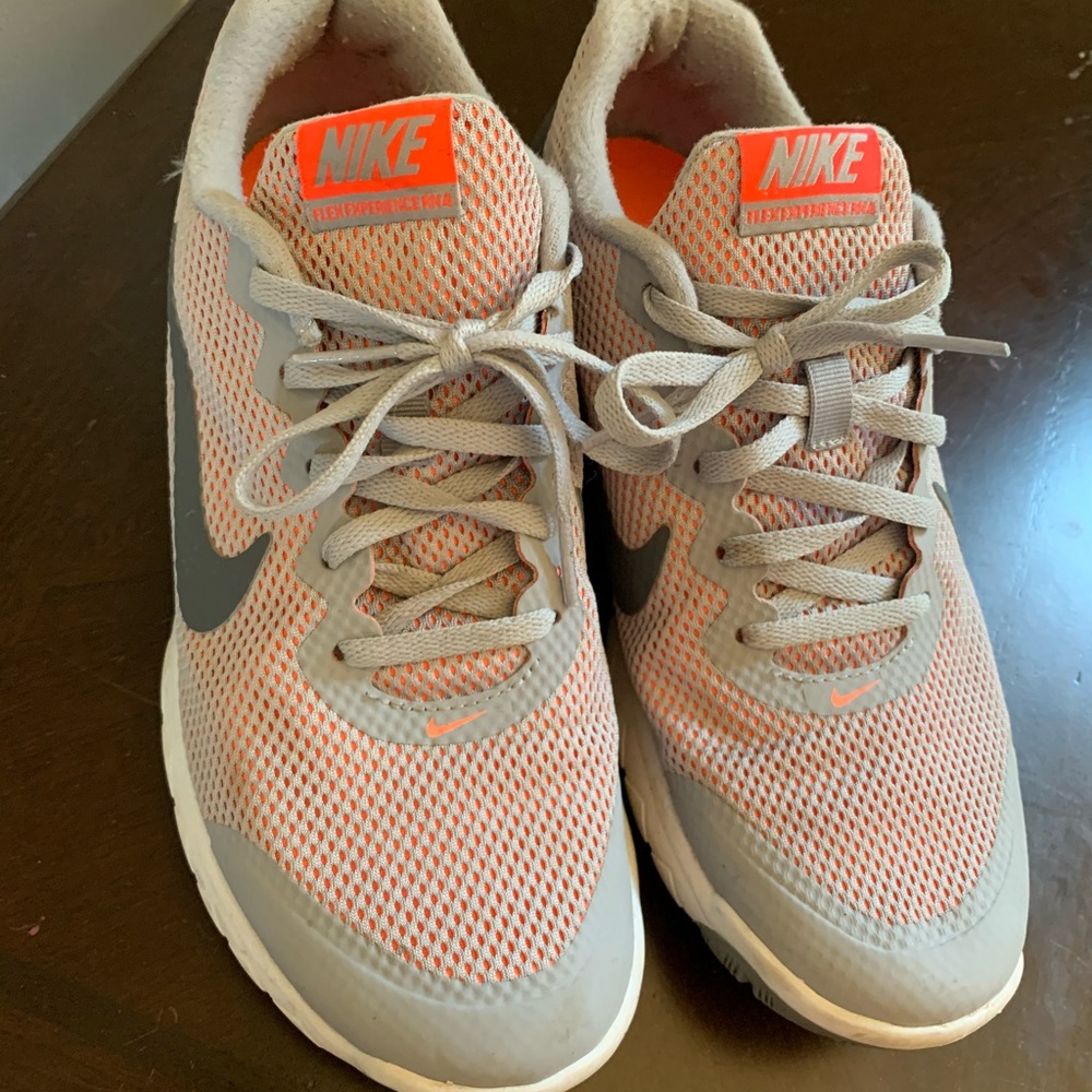 Nike tennis shoes